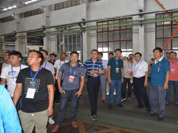 社会公众在永利集团官网集团科普基地生产车间旅行学习